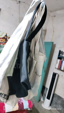 京东自营，正品保证.。一下子买了六个，高中三年装试卷。