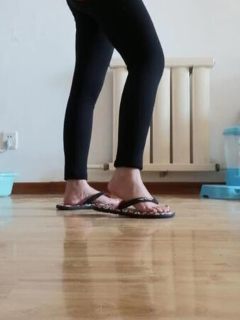 材质很好，穿上很舒服。客服小姐姐服务态度也很好。值得入手。