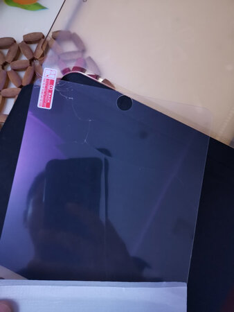 物流很快，但是膜是坏的。希望处理一下。