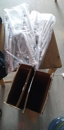 塑料制品，为啥这么贵呢？不是买二送一么？