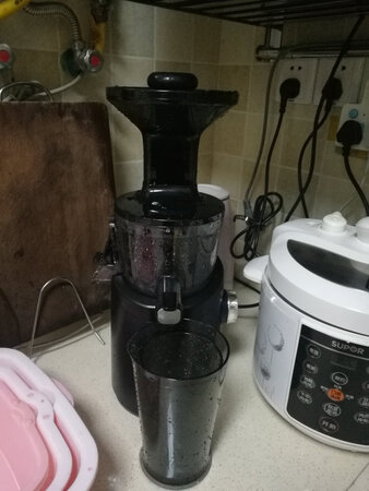 第二买了，很静音，小朋友喜欢喝果计