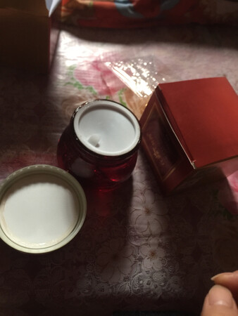 货收到了还没用，不知道好不好，一瓶盖子都是开的，感觉好像用过的一样