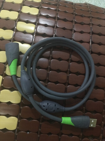 质量非常好，很粗，能电脑用能手机充电延长，不错。