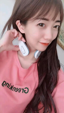 买了送给我家那傻子的，傻子挺喜欢的，按摩的确实很舒服，这个价位的产品性价比的真的挺高的，很不错