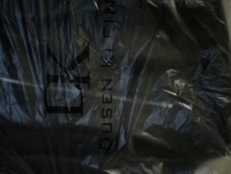 反季节购皮货，现在正是时机，买的时候买大一号，今天到货一穿正好，好玄啊，总算买到合适的。