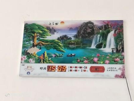 用了几天，感觉很不错，数字不闪烁。店家的服务态度很好，有问必答，满意的一次购物！不足之处虽有整点报时功能，但报时声音太小。