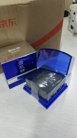 很有逼格，用了很舒适的一款洁面皂。适合中油性皮肤或是夏天使用。