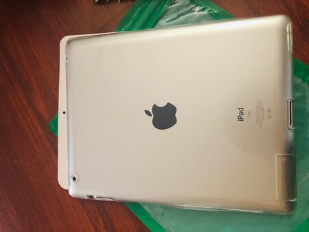 很意外还能买到pad2的外壳，老机器又有新衣穿了，不错！
