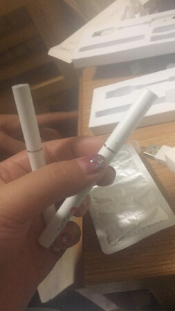 超级喜欢而且高颜值的电子烟  朋友推荐  买过好多电子烟  这款真是比较喜欢  而且客服服务态度特别特别特别特别特别特别的好  真心推荐大家可以放心购买