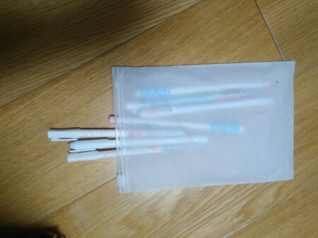 比很好写，价格比实体店便宜。