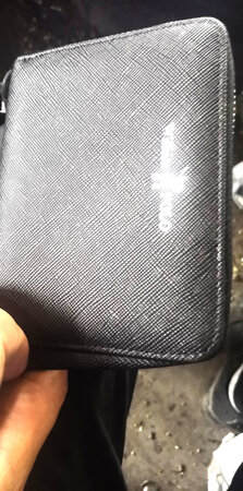 这个卡包好看，也好用，很喜欢的款式