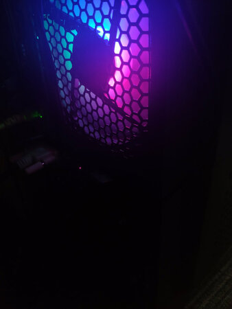 机器性价比很高呀，质量不错。办公玩游戏都超爽。增加员工还会再买的。