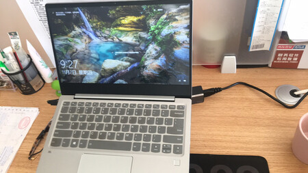 运行速度：速度可以，没有安装游戏啥的，就办公用
屏幕效果：分辨率不错
轻薄程度：携带方便
外形外观：好看