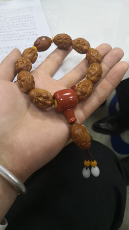 雕刻很好，人物形象生动！没什么明显瑕疵！