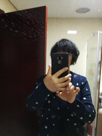 纯棉，很软和，质地没问题。尺码符合描述。和以前比，要修身。我本想要宽松版的呢。要是再长些就更好了。快递速度也行，比我想的快。