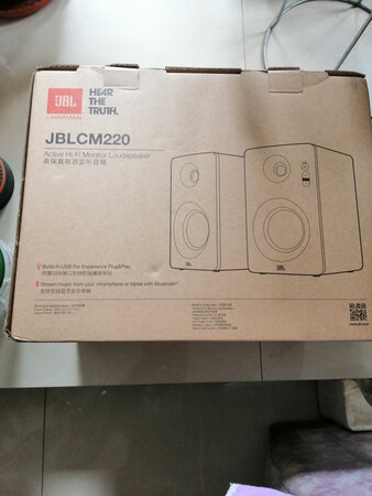 外形外观：很好，
做工质感：一流，
音质音效：听起来不错
安装难易：一般