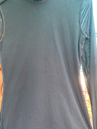 摸着很软很舒服。值得起这个价位。