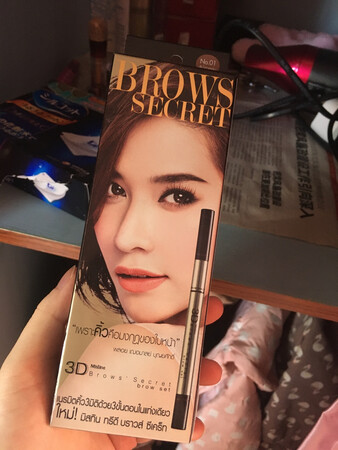 一直用这个牌子的眉笔，这次买了三支才几十块钱，双十一优惠力度很大，物流也很快。