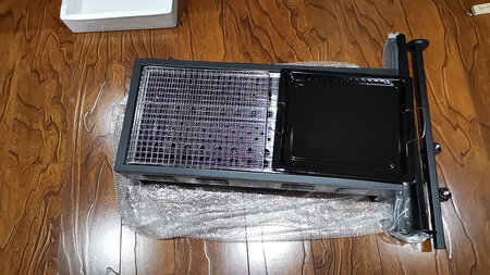 安装简单，质量感觉还不错，期待使用效果