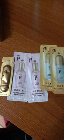 店家特别贴心送了好几个小样试用、