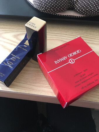 之前用的粉色2号，听说这个更遮瑕，想试一试效果，这次购入，还没用，应该不错吧，毕竟粉色我用的很好，期待效果吧