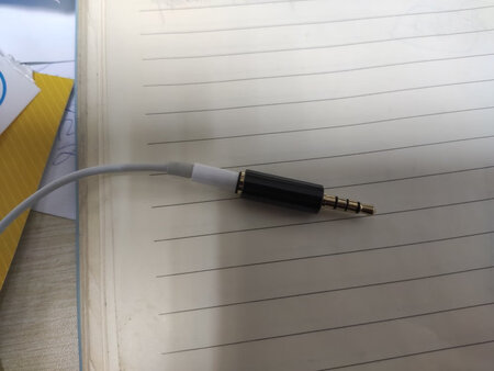 用上了，非常棒！由于苹果换安卓让以前的耳机没法用了，买了这个转换器，苹果耳机又发挥作用了。唯一的遗憾就是音量控制键不能用了。但也算是废物利用了！很不错。