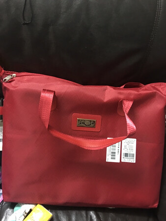 双十一买了好几套，最后选择了两套这一模一样的，颜色好看，款式简单大方，质量也没话说 连包装袋都很好。很愉快的一次购物！