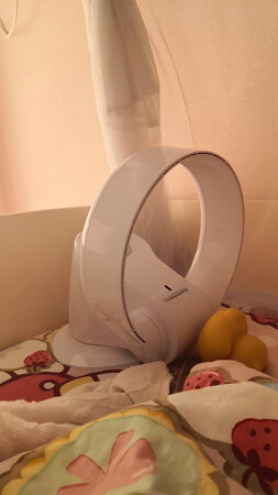 睡眠模式静音效果可以的，可以放床上使用。开大了档位的话，噪音还是有些。总体过得去。