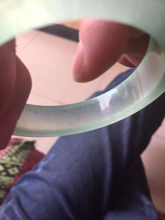 折开包装发现有一个磕碰坏了一点，但我把外包装丢了，联系客服退换货还不愿意，真的是最差的一次购物体验了