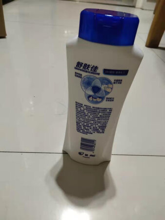 产品包装：包装的严严实实的，说实话，京东的包装，我还是没碰到过，破损或撒的，一直很放心的。
产品香味：属于那种清香吧，还没用，只是打开闻了一下。
泡沫数量：弄了一点试了试，泡沫很丰富的，轻轻一搓，就能起泡沫。
使用感受：还没使用，无法提供使用感受，不过按以外舒肤佳的品质，应该不会让人失望的。相信舒肤佳的品质。