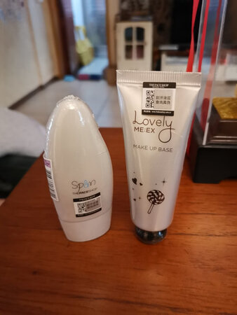 一直用这款隔离霜，便宜又好用的东东，真是良心价啊！重推?