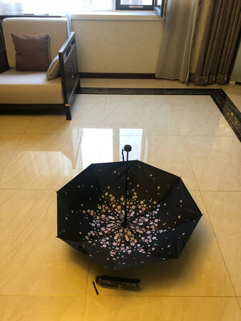 遮阳效果：好，
防雨效果：不错
尺寸大小：刚刚好