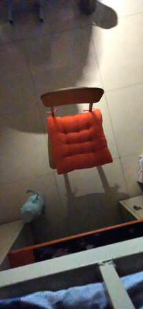 大小尺寸：刚刚好
适用场景：寝室
清洁难易：还没试过，不过应该不会轻易脏
舒适程度：舒服
其他特色：不清楚