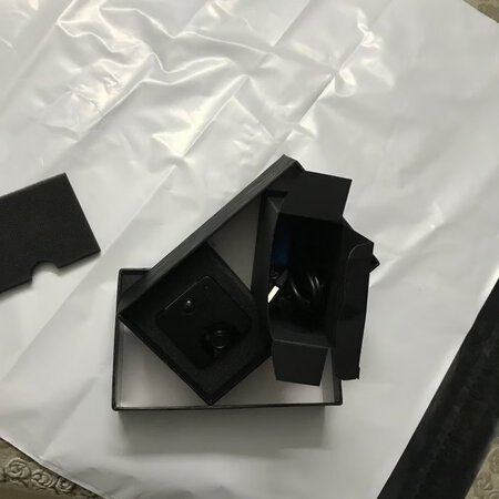 试了一下画面很清晰，商家给的配件很齐，很快装上，这下店里不怕那些小动作的人了，哈哈