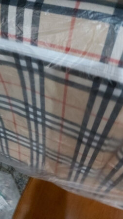 产品一般，不是很厚，里面也不是很干净。