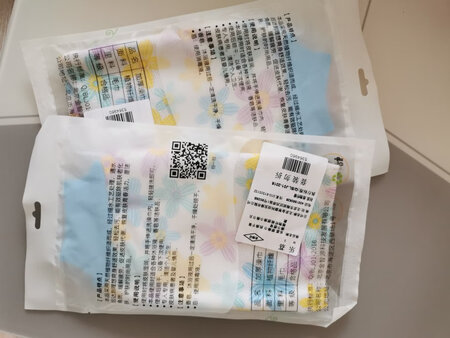 快递很快，第二天就到了，服务态度很好，颜色和图片一样，第二次购买，放在家里用，澡巾质量很好。