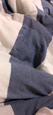 以前买过一次水洗棉的特别软，这套质地特别粗糙……有点像麻的质地，睡起来不太舒服