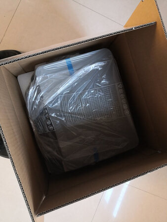 产品包装：保护非常到位。
外形外观：专业办公的味道十足。
