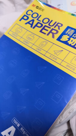 颜色鲜艳，纸张质量不错，大小适中，之前买过，宝宝喜欢，这次继续囤点
