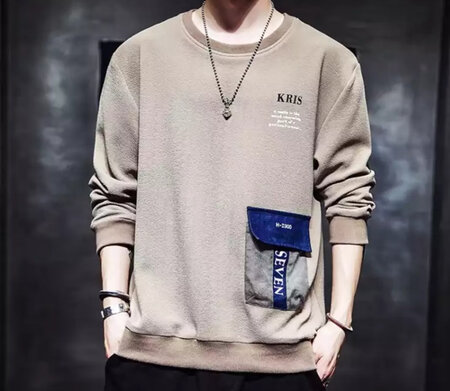这件衣服穿上很阳光帅气，质量也很不错的，手感好，准备再入手一件的