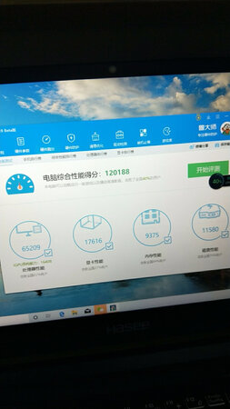 下载一个QQ飞车，直接卡死。对这次购买也是十分痛心。跑分也是异常的惊人。