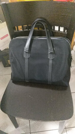 外观颜值：大方稳重
容量空间：足够用
做工细节：做工精致