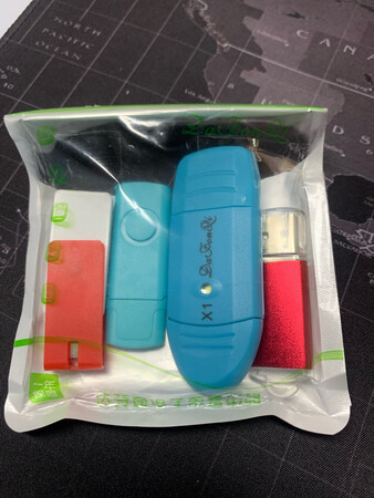 一次买5个，512M的公司投标要电子档这个刚好拍上用场，价格便宜不贵容量够用。没有坏的。收到货每个都不一样哈。质量也很好很满意。买了一次5个项目就用完了。u盘插上有灯光显示，总体很满意，希望活动多点。下次还来买。