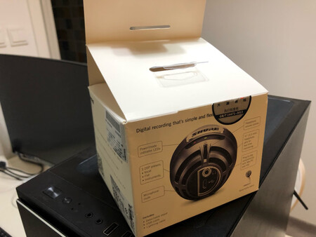 需要时间适应。不能靠太近。一定要用app调一下，不然用起来很费劲