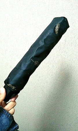 尺寸大小：很不错，一个人够够的，两个人也可以
其他特色：很朴实好看，开合也非常方便，不大，可以携带方便
