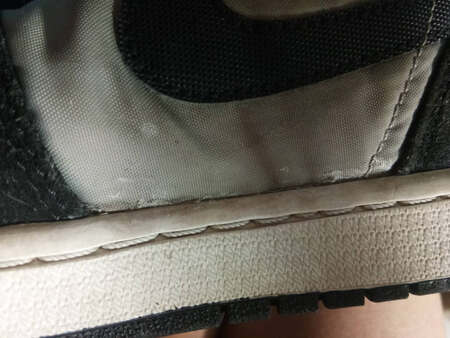 粘度很好，穿了很久都没有脱胶，总体来说还不错