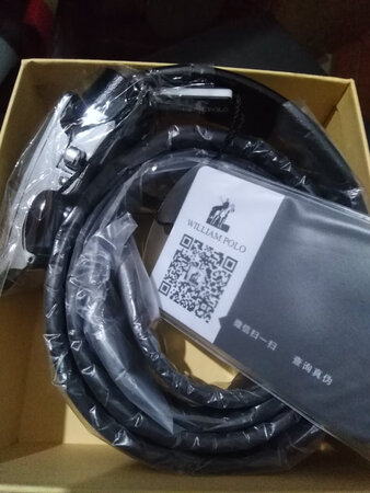 店家发货很快，包装精美，皮带很柔软是皮质的，送的礼盒很漂亮，
