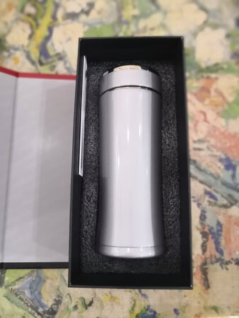 杯子大小刚刚好，保温效果很好！