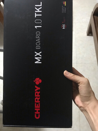耐用度：耐用度挺不错的，应该可以用很久。
响应速度：响应速度非常的快。
舒适度：舒适度极好，按很久都不会觉得累，
操作难度：操作简单方便快捷，新手都无压力，玩游戏的标配
外观颜值：外观颜值非常高，背景灯光设计的也很酷。