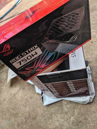 散热效果：散热杠杠的没的说了 压9900k不在话下。
安装方便：安装倒是方便就是太重了！
风量风力：单风扇都是风力强劲。我都怀疑双风扇会不会自己起飞啦。。哈哈
外形外观：外观有点low。而且档内存条
静音效果：一开机风扇声音倒是不大  。就是压高温的时候会略微明显。
产品包装：包装太良心了。厚实 ??